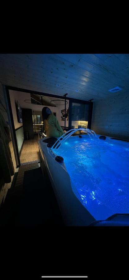 Les Suites De Stanislas Jacuzzi & Spa Nancy Exterior foto