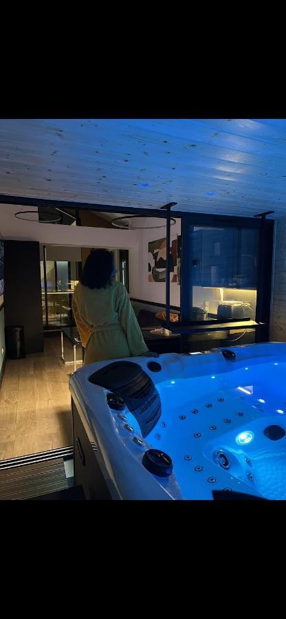 Les Suites De Stanislas Jacuzzi & Spa Nancy Exterior foto