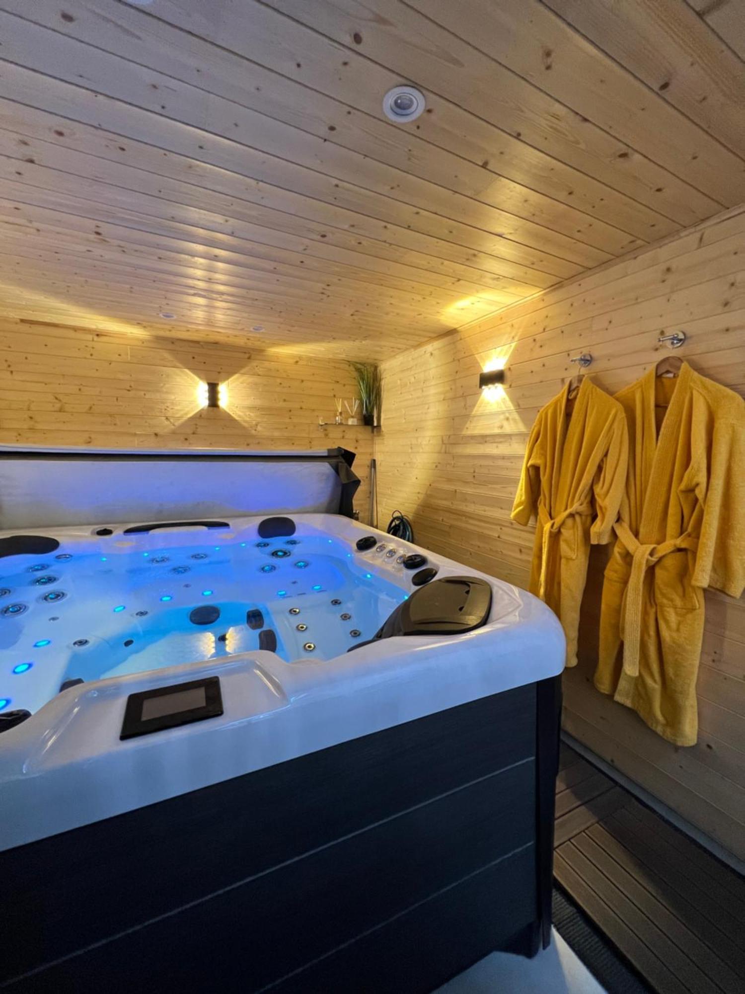 Les Suites De Stanislas Jacuzzi & Spa Nancy Exterior foto
